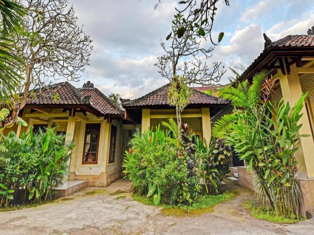 Oyo 91503 Hotel Gedong Ayu Near Sanur อูบุด ภายนอก รูปภาพ